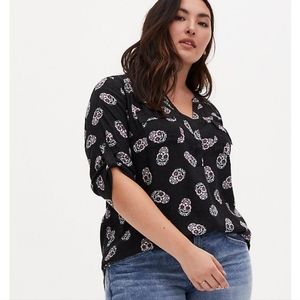 Torrid sugar skull harper black blouse long length 3/4 sleeve cuffed size 1